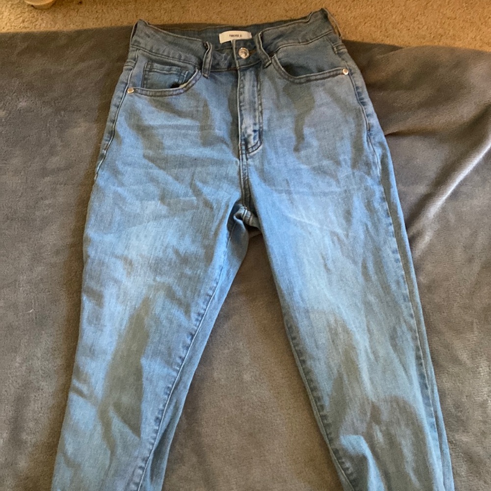 Light blue confortable high waisted jeans